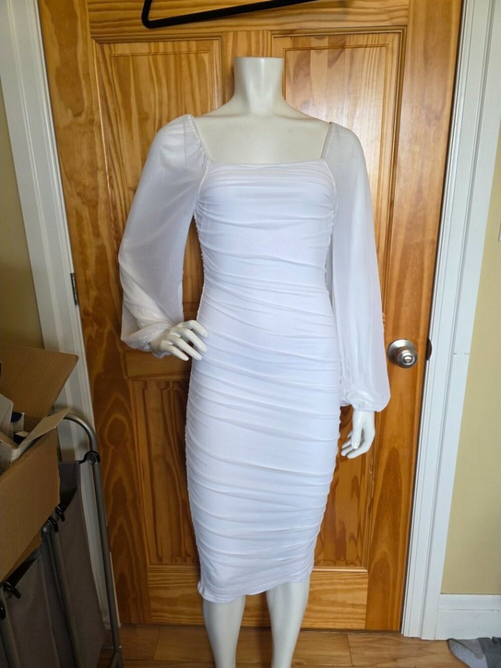 💙 111. Zesica Size S Sheer Sleeve Dress
